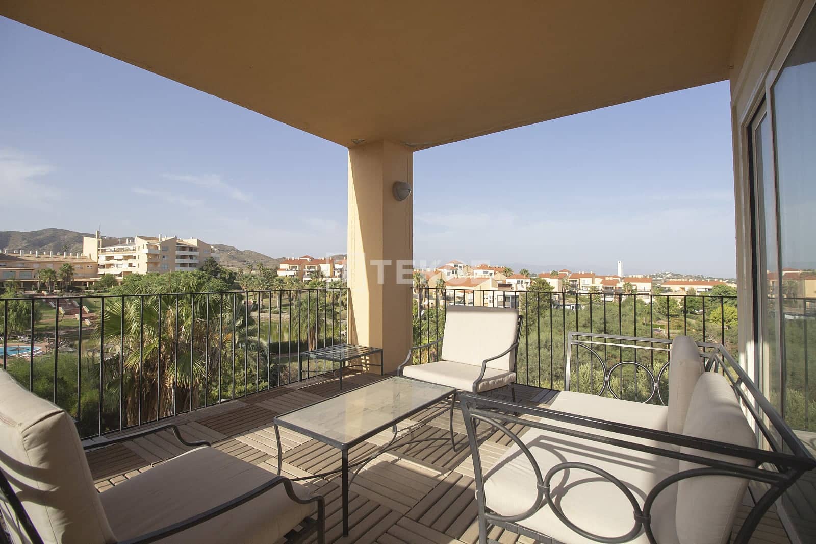 Piso de 2 habitaciones en Alhaurín de la Torre en venta con piscina - 365.000 € (Ref: 10097405)