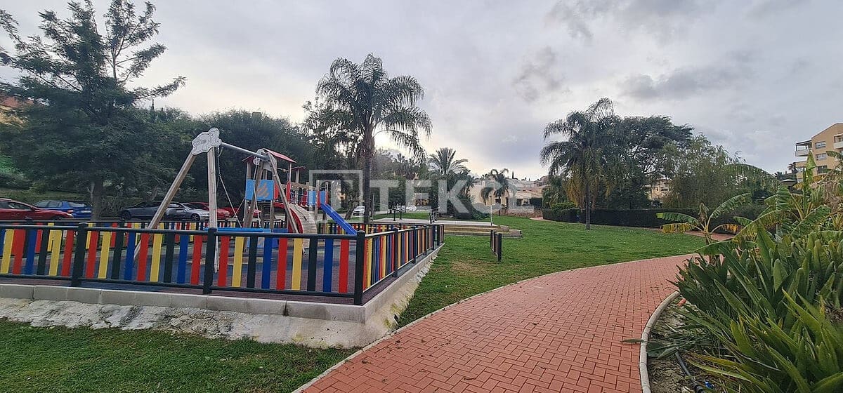 Piso de 2 habitaciones en Alhaurín de la Torre en venta con piscina - 365.000 € (Ref: 10097405)