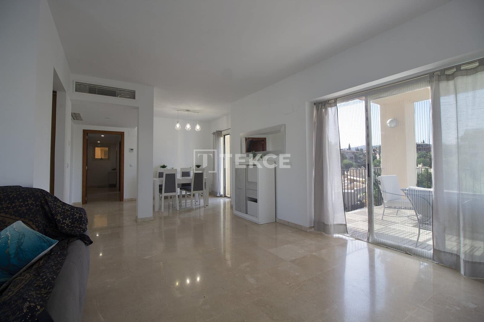 Piso de 2 habitaciones en Alhaurín de la Torre en venta con piscina - 365.000 € (Ref: 10097405)