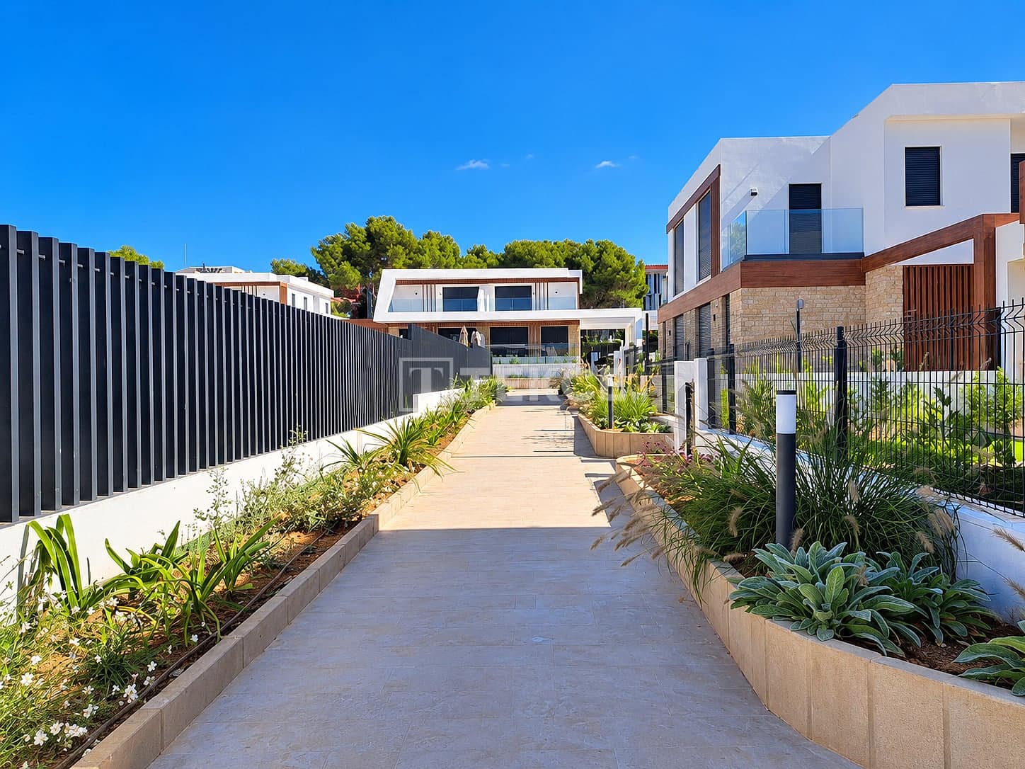 3 bedroom Villa for sale in Cala Ratjada with pool garage - € 980,000 (Ref: 10118624)