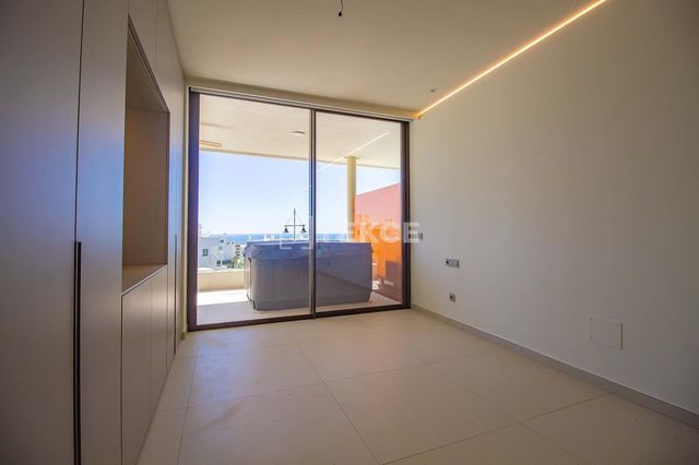 3 quarto Apartamento para venda em El Higuerón, Fuengirola com piscina garagem - 1 050 000 € (Ref: 10127506)