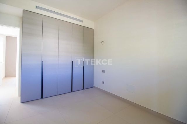 3 quarto Apartamento para venda em El Higuerón, Fuengirola com piscina garagem - 1 050 000 € (Ref: 10127506)