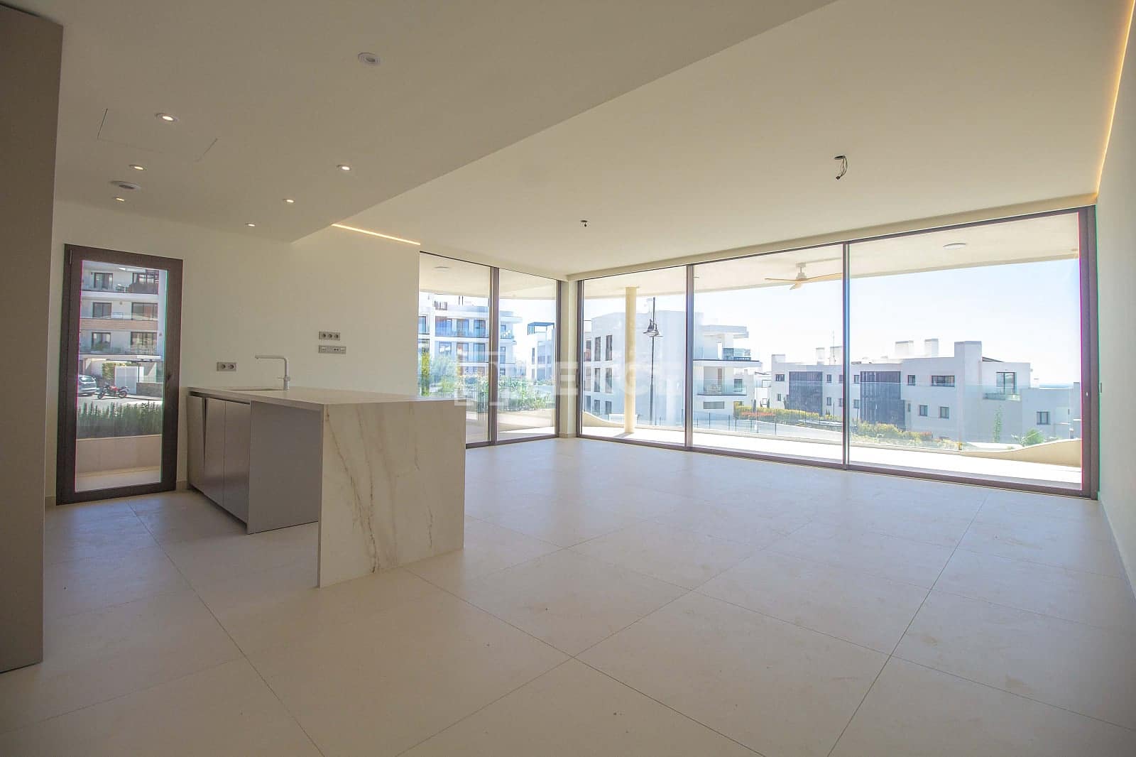 3 quarto Apartamento para venda em Fuengirola com piscina garagem - 1 050 000 € (Ref: 10127506)
