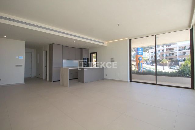3 quarto Apartamento para venda em El Higuerón, Fuengirola com piscina garagem - 1 050 000 € (Ref: 10127506)