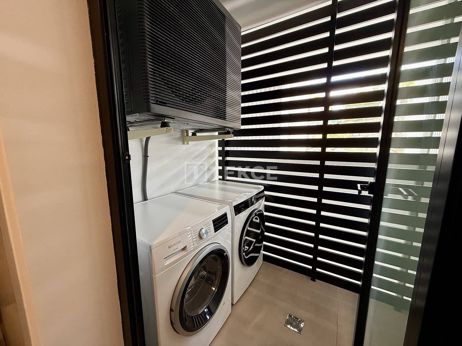 Piso de 2 habitaciones en Fuengirola en venta con piscina garaje - 994.000 € (Ref: 10141570)