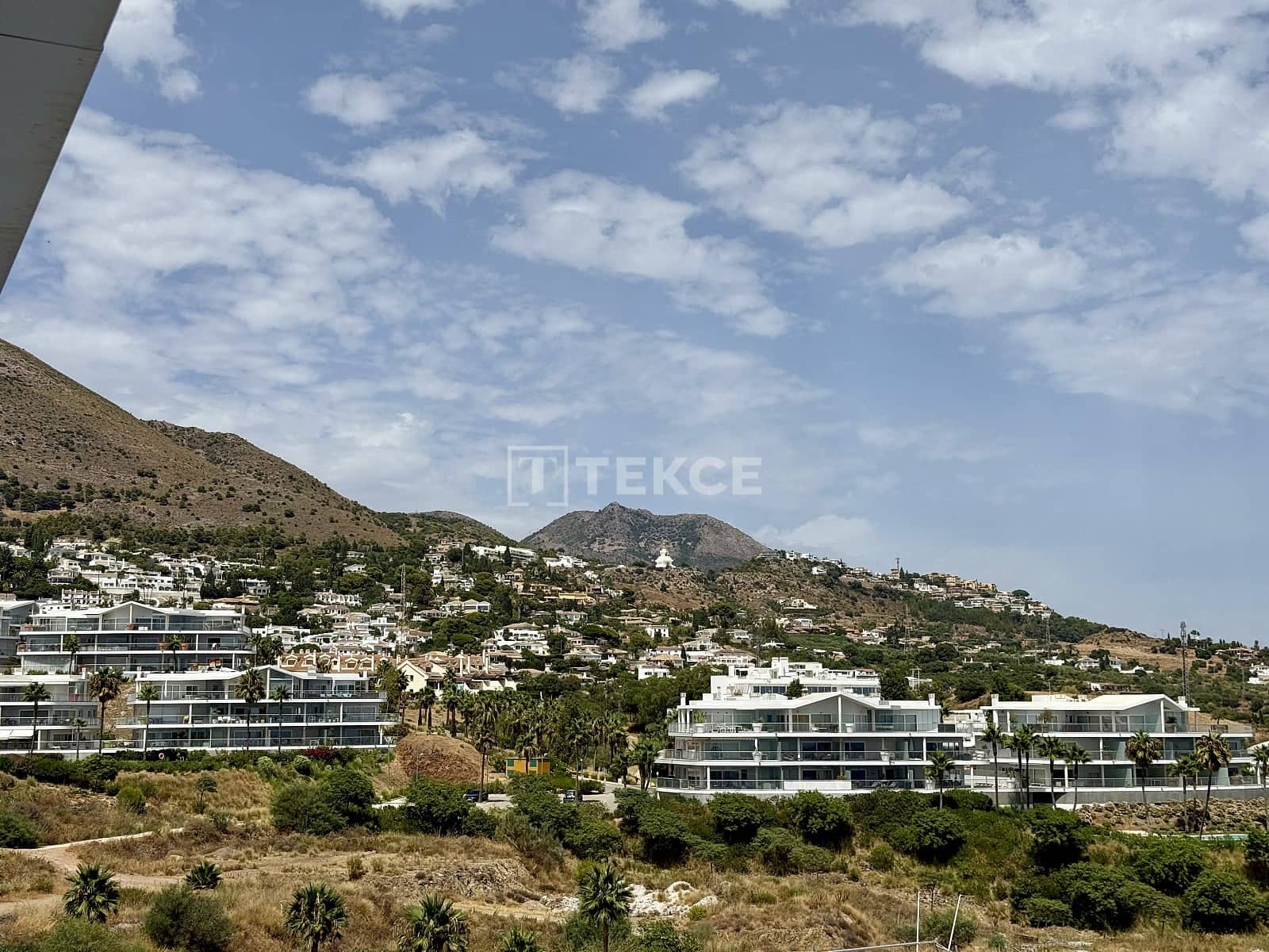 Piso de 2 habitaciones en Fuengirola en venta con piscina garaje - 994.000 € (Ref: 10141570)