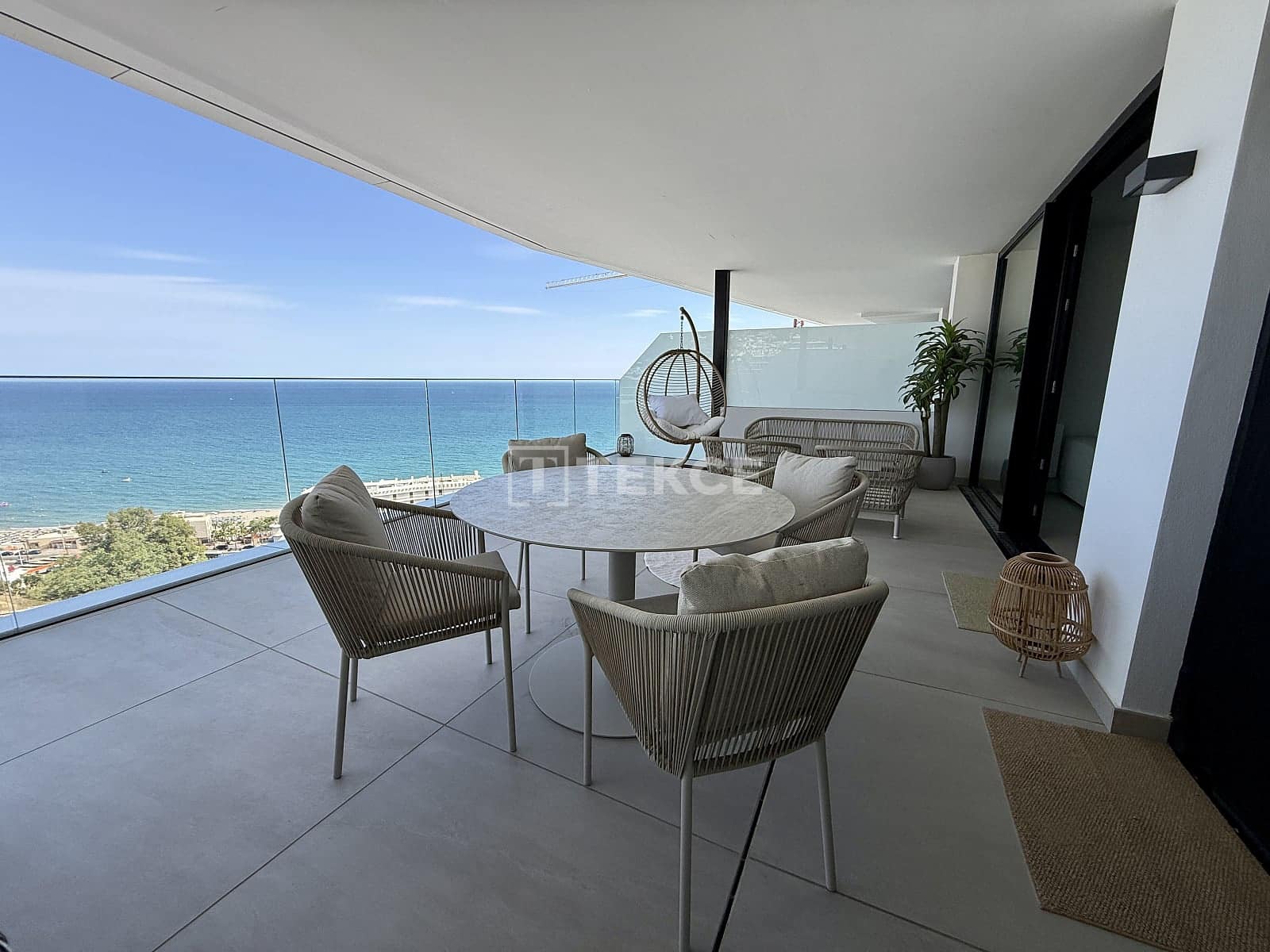 Piso de 2 habitaciones en Fuengirola en venta con piscina garaje - 994.000 € (Ref: 10141570)