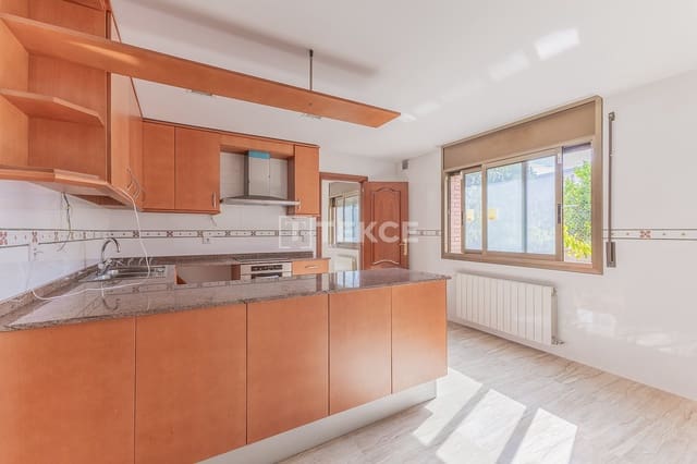 8 sypialnia Willa na sprzedaż w Mataró z garażem - 1 150 000 € (Ref: 10150185)