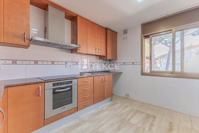 8 sypialnia Willa na sprzedaż w Mataró z garażem - 1 150 000 € (Ref: 10150185)