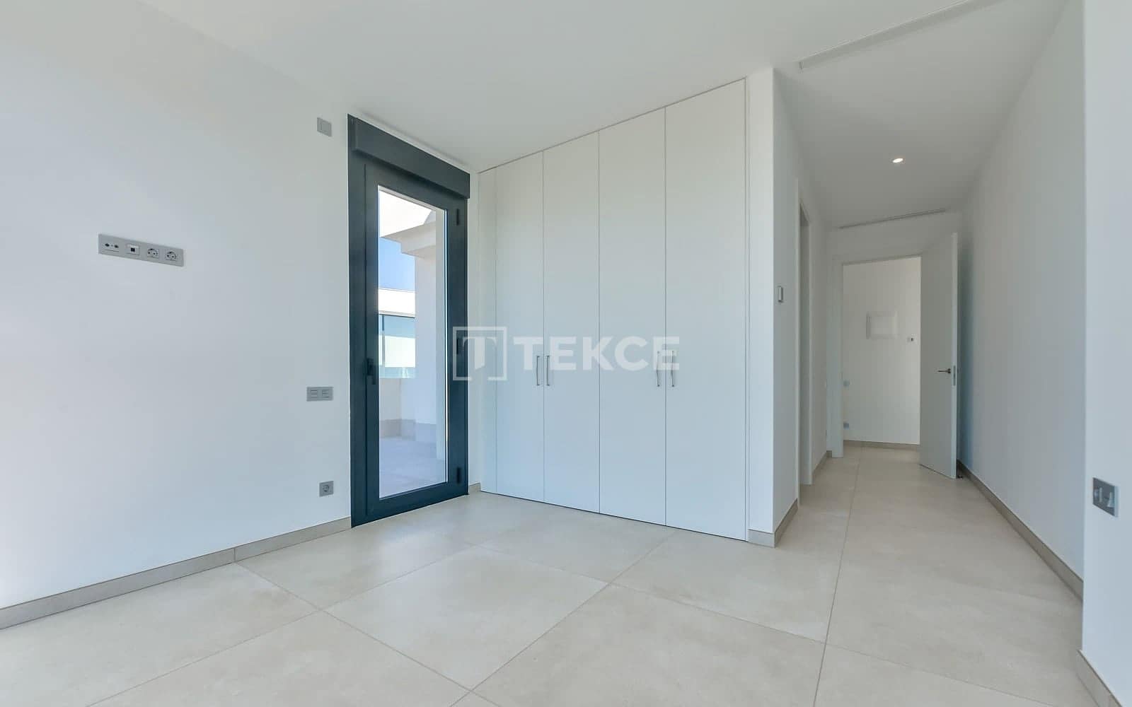8 soverom Villa til salgs i Finestrat med svømmebasseng - € 2 600 000 (Ref: 10158840)