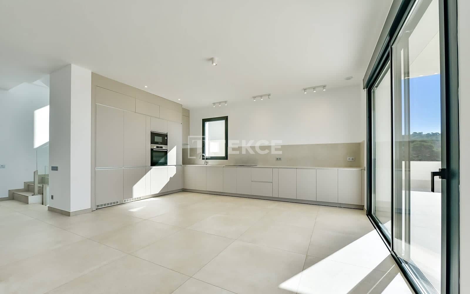 8 soverom Villa til salgs i Finestrat med svømmebasseng - € 2 600 000 (Ref: 10158840)