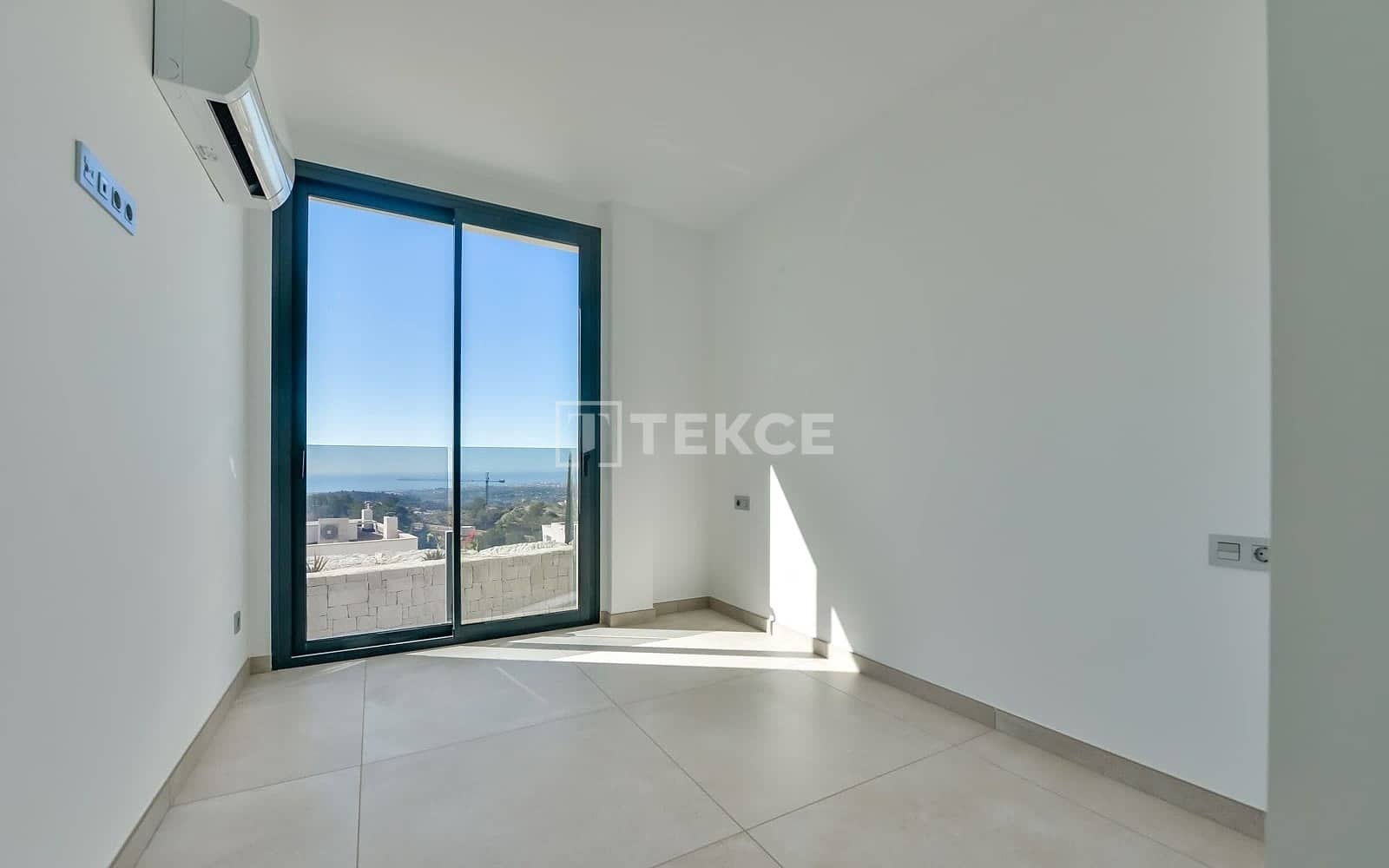 8 soverom Villa til salgs i Finestrat med svømmebasseng - € 2 600 000 (Ref: 10158840)