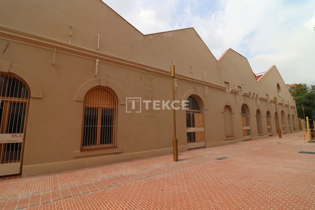1 soveværelse Villa til salg i Provençals del Poblenou, Barcelona by med swimmingpool - € 1.025.000 (Ref: 10182273)