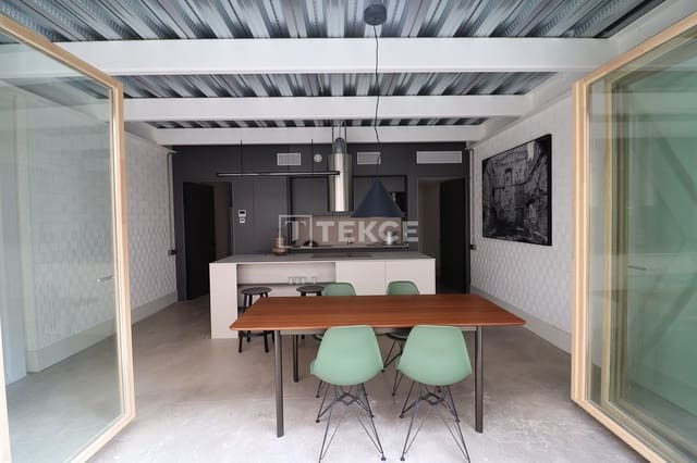1 soveværelse Villa til salg i Provençals del Poblenou, Barcelona by med swimmingpool - € 1.025.000 (Ref: 10182273)
