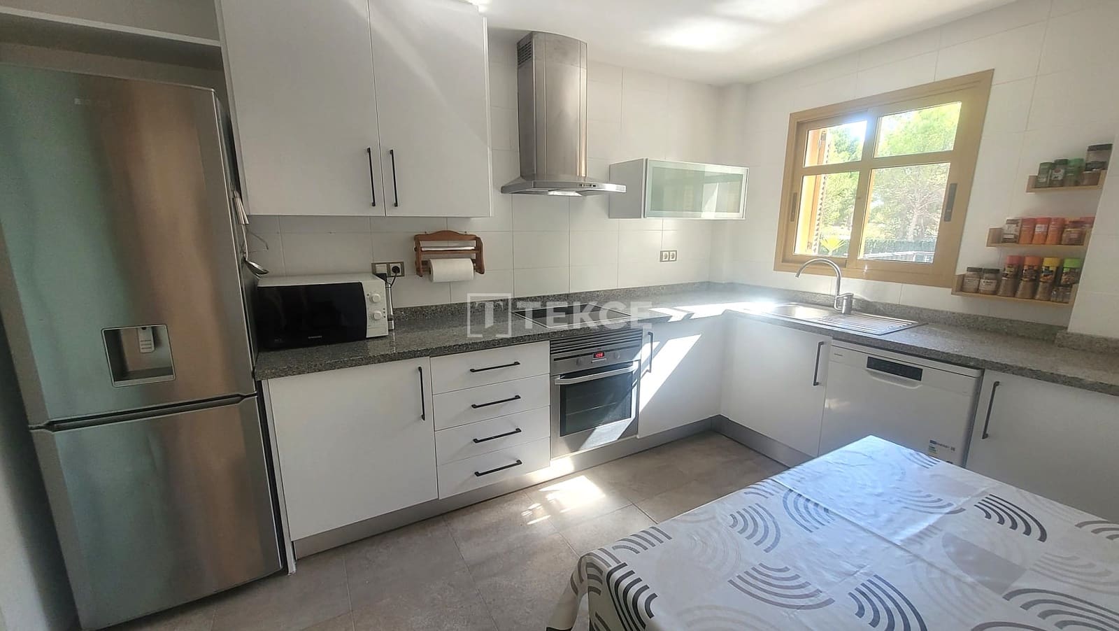 3 quarto Moradia para venda em Finestrat com piscina - 625 000 € (Ref: 8964566)