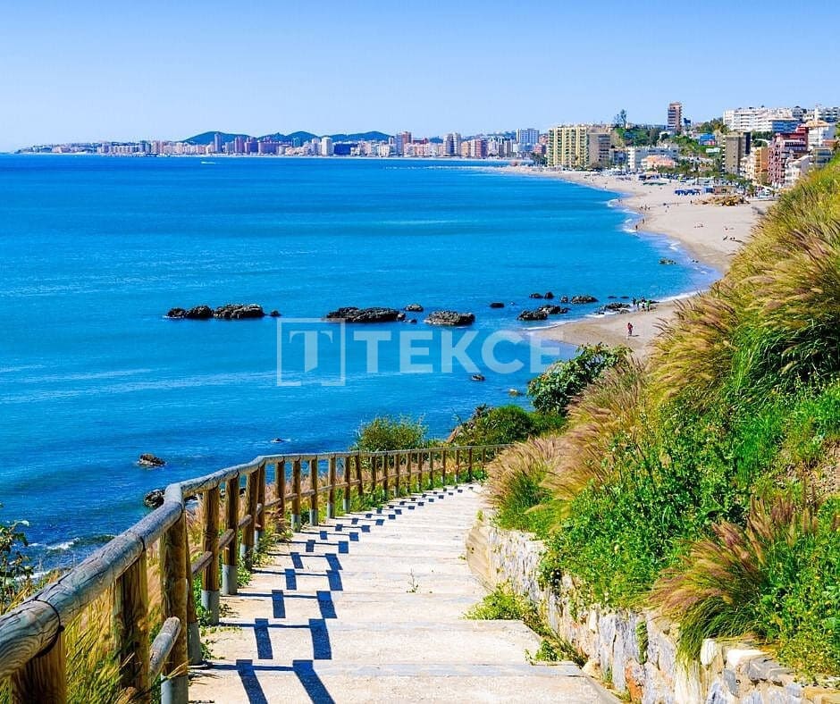 3 makuuhuone Asunto myytävänä paikassa Fuengirola mukana uima-altaan - 550 000 € (Ref: 8964568)