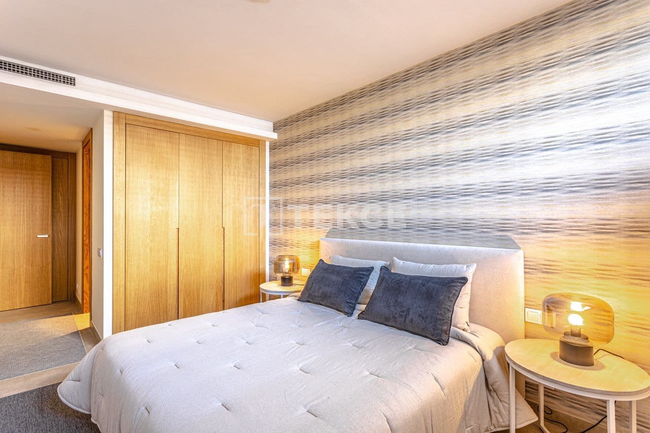 4 quarto Moradia para venda em Benahavis com piscina - 1 890 000 € (Ref: 8964575)