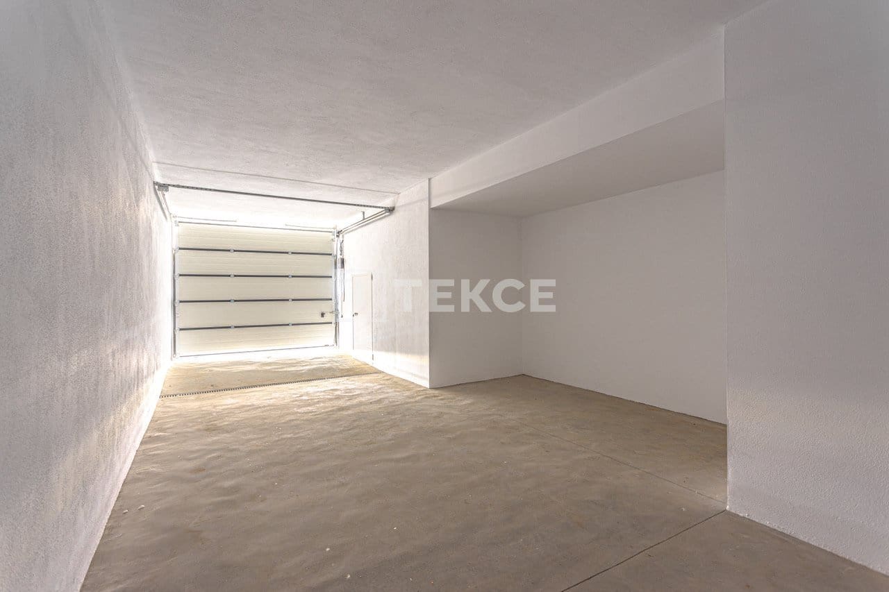 4 quarto Moradia para venda em Benahavis com piscina - 1 890 000 € (Ref: 8964575)