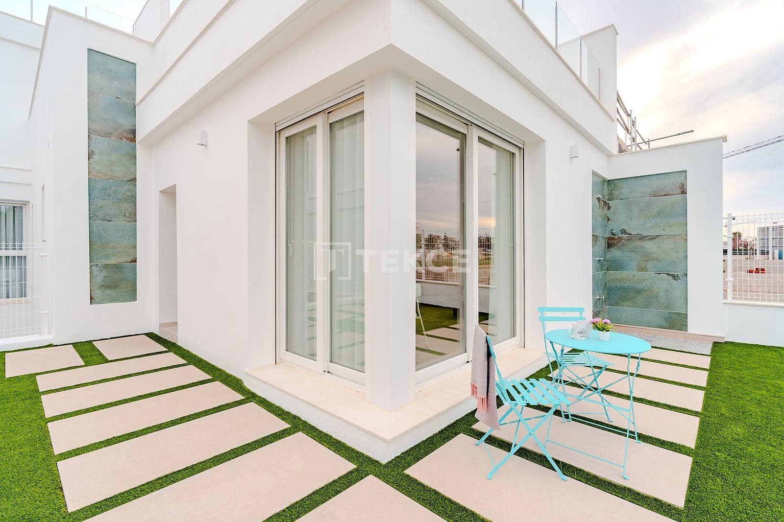 Chalet de 3 habitaciones en Los Alcázares en venta con piscina - 467.000 € (Ref: 8964587)