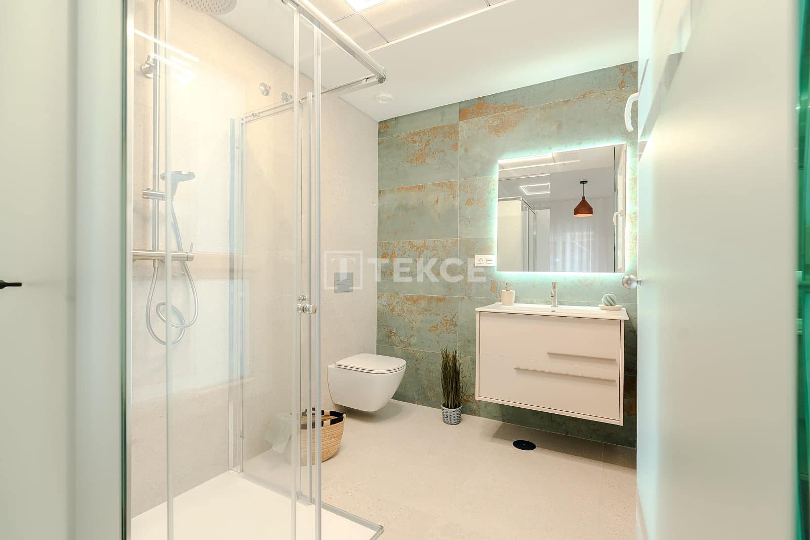 Chalet de 3 habitaciones en Los Alcázares en venta con piscina - 467.000 € (Ref: 8964587)