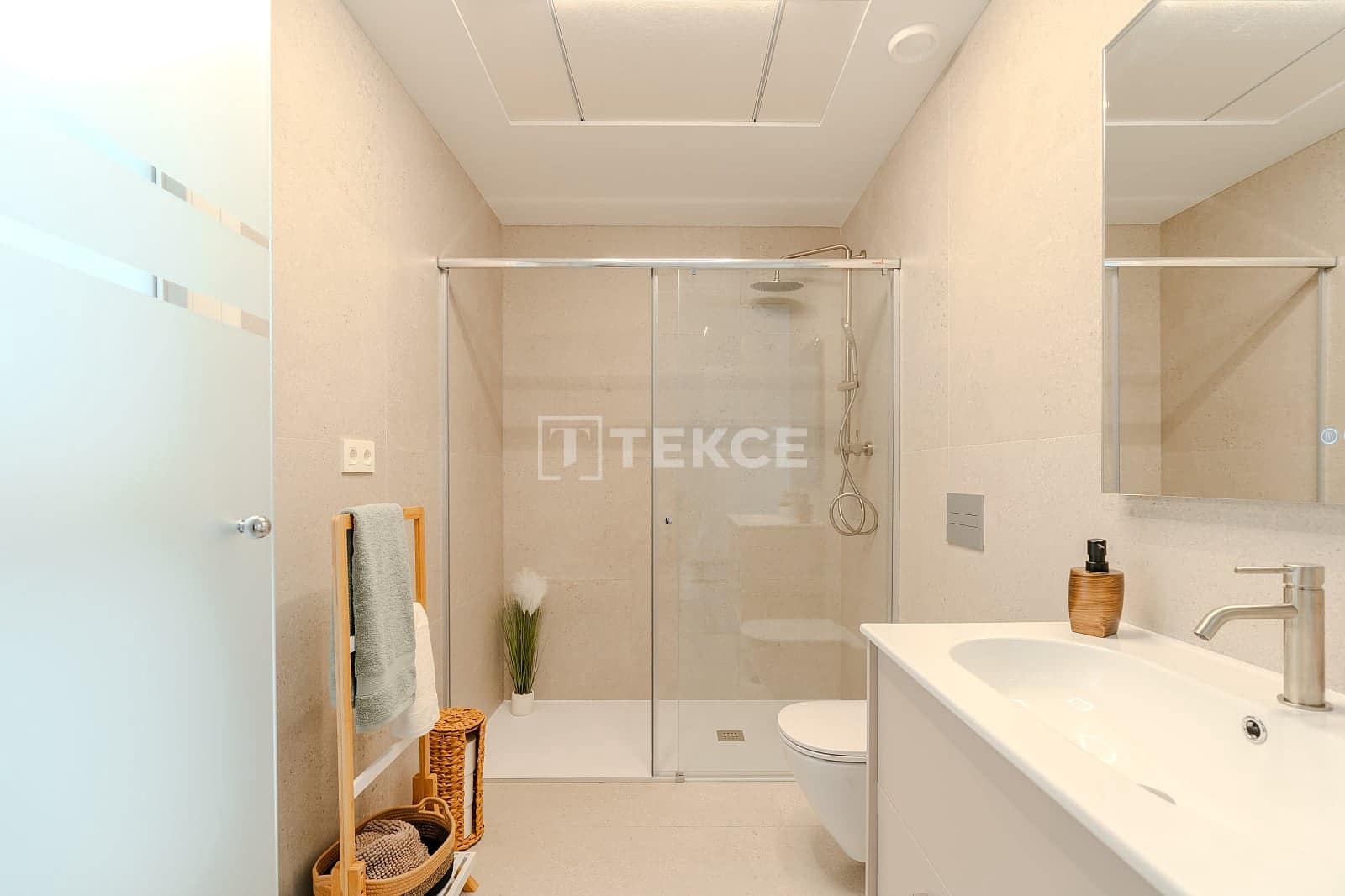 Chalet de 3 habitaciones en Los Alcázares en venta con piscina - 467.000 € (Ref: 8964587)