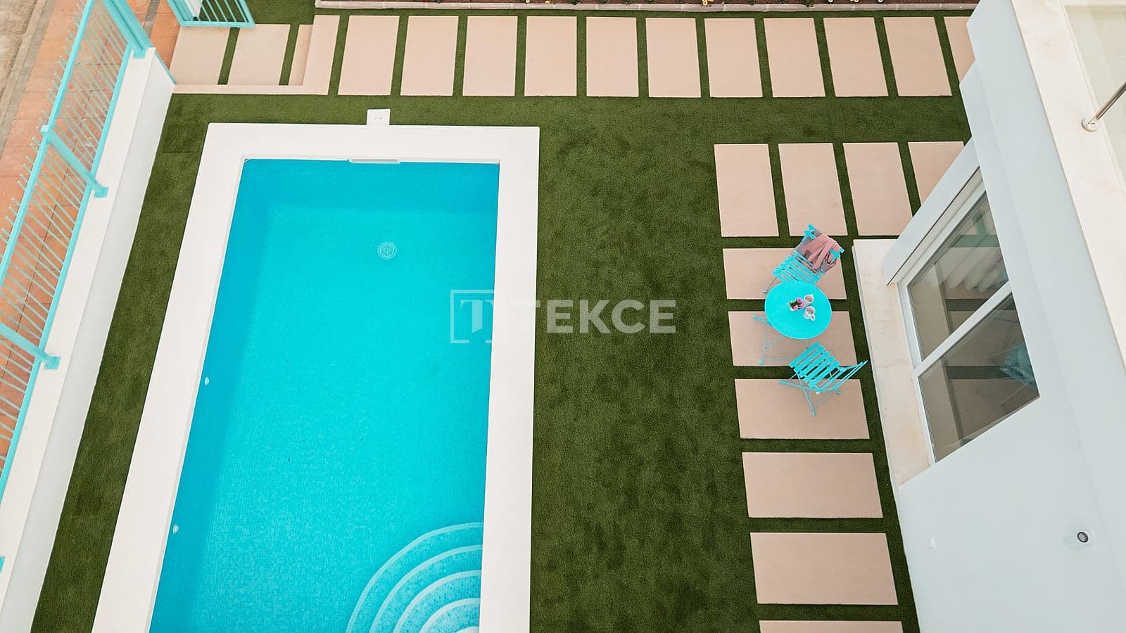 Chalet de 3 habitaciones en Los Alcázares en venta con piscina - 467.000 € (Ref: 8964587)