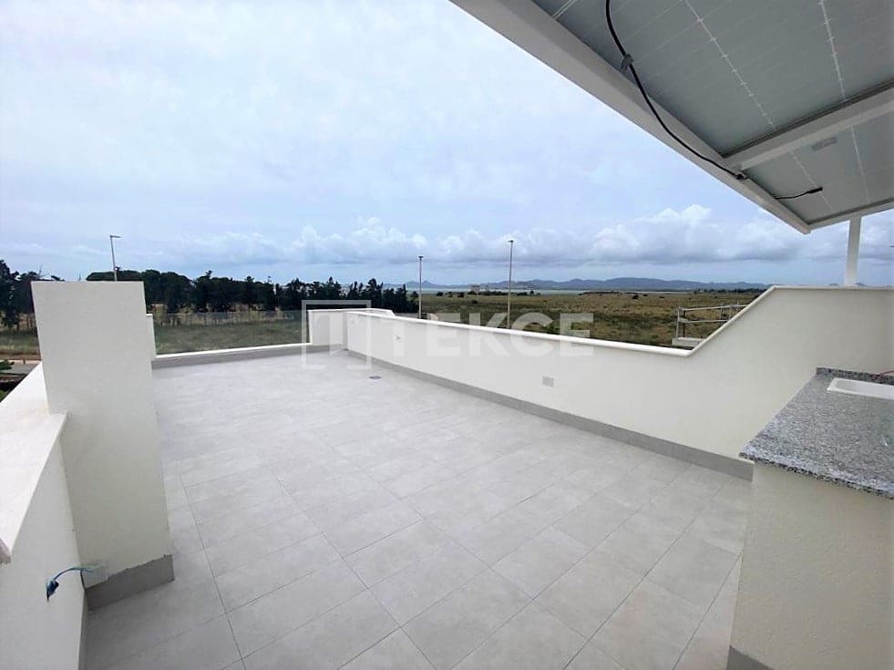 3 slaapkamer Villa te koop in Los Alcazares met zwembad - € 420.000 (Ref: 8964615)