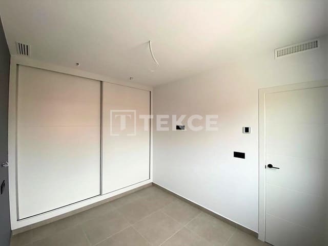 3 slaapkamer Villa te koop in Los Alcázares met zwembad - € 420.000 (Ref: 8964615)