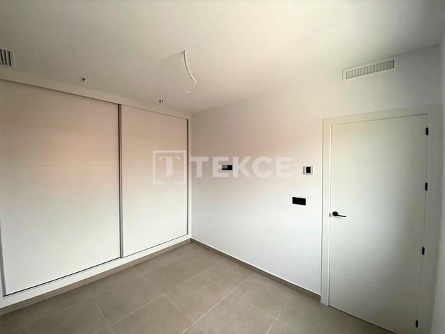 3 slaapkamer Villa te koop in Los Alcázares met zwembad - € 420.000 (Ref: 8964615)