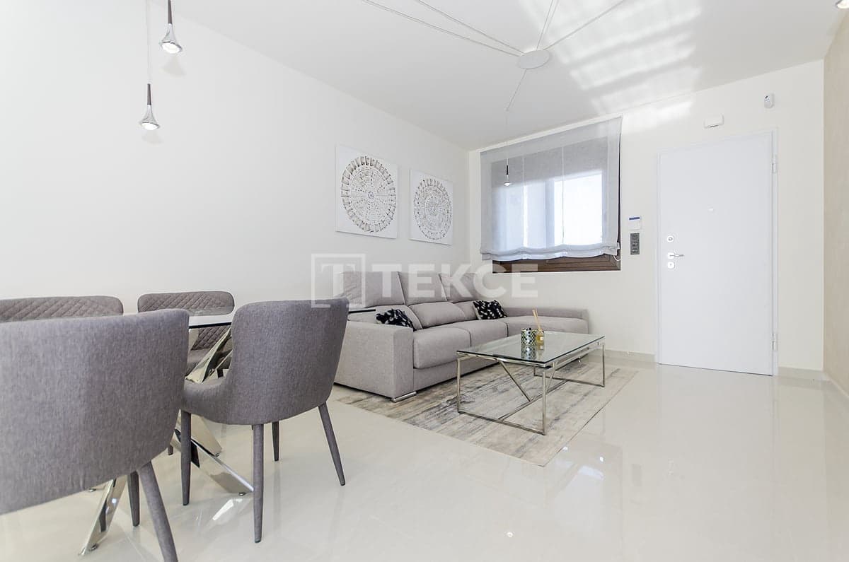 3 bedroom Flat for sale in Los Altos with pool - € 290,000 (Ref: 8964625)