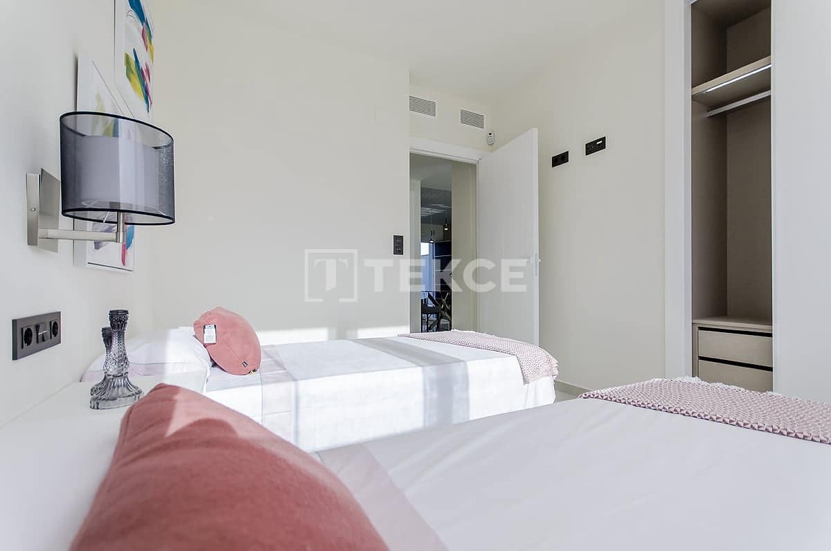 3 bedroom Flat for sale in Los Altos with pool - € 290,000 (Ref: 8964625)