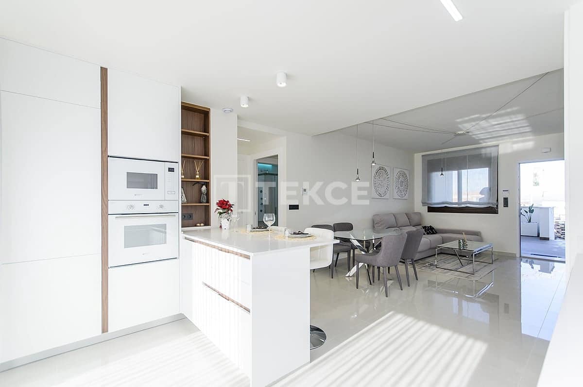 3 bedroom Flat for sale in Los Altos with pool - € 290,000 (Ref: 8964625)