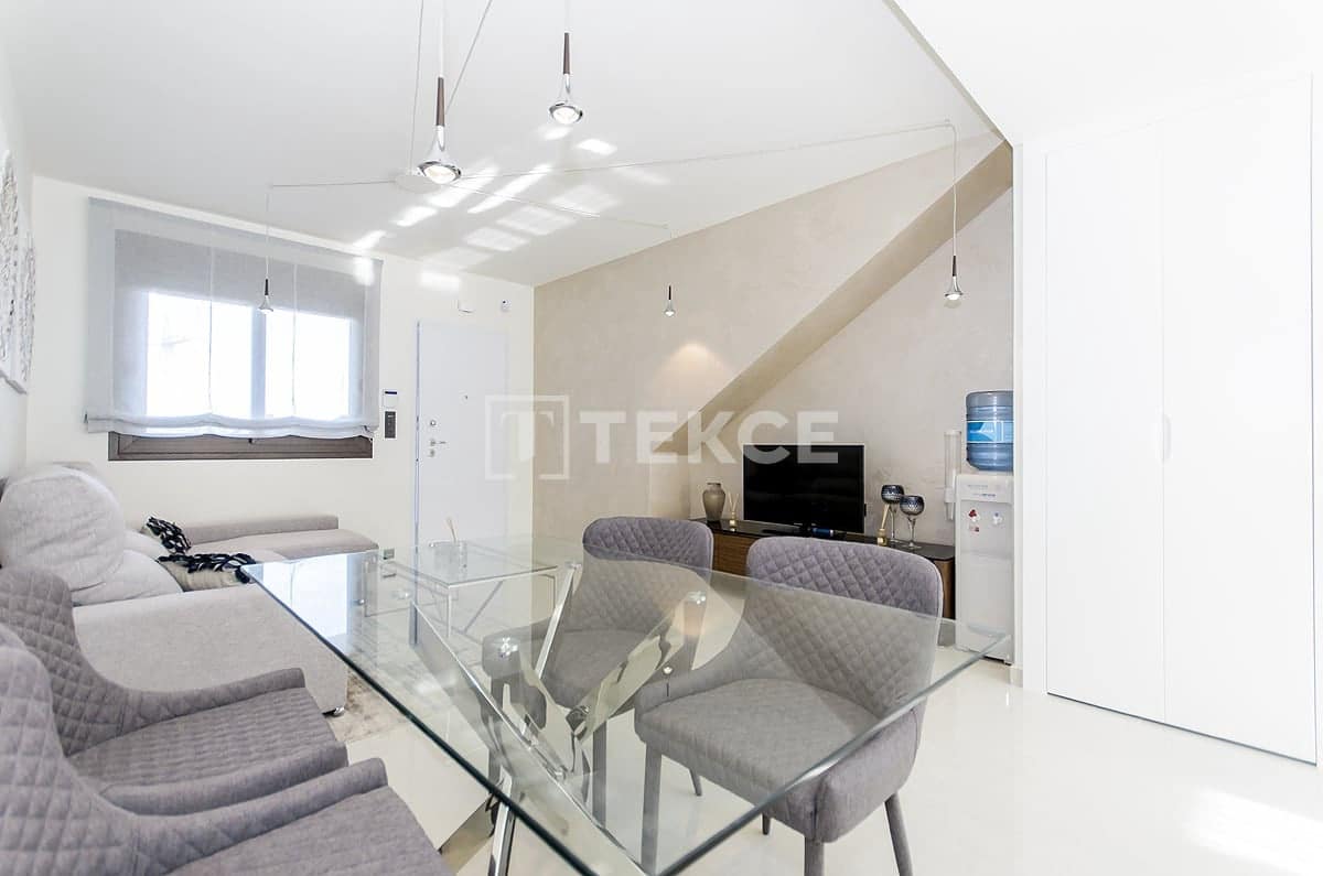 3 makuuhuone Asunto myytävänä paikassa Los Altos mukana uima-altaan - 325 000 € (Ref: 8964627)