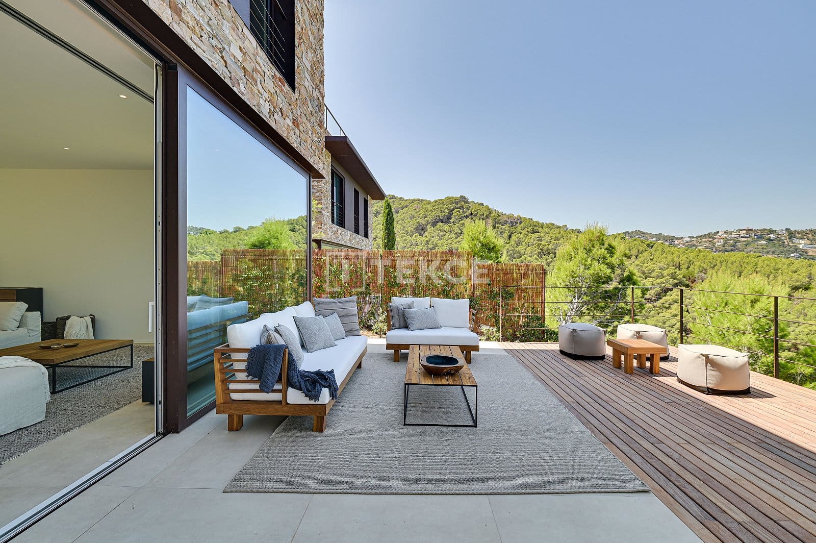 4 soveværelse Villa til salg i Sa Riera med swimmingpool - € 2.675.000 (Ref: 8964668)