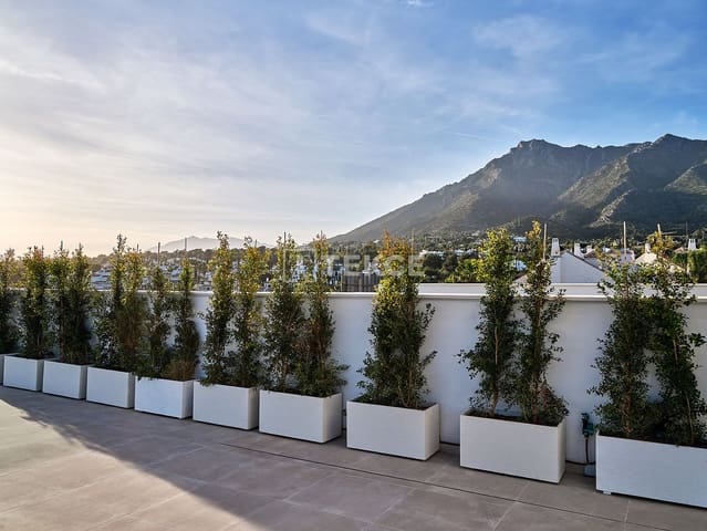 4 sypialnia Willa na sprzedaż w Marbella z basenem - 1 950 000 € (Ref: 8964730)