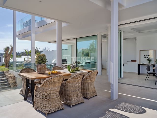 4 sypialnia Willa na sprzedaż w Marbella z basenem - 1 950 000 € (Ref: 8964730)