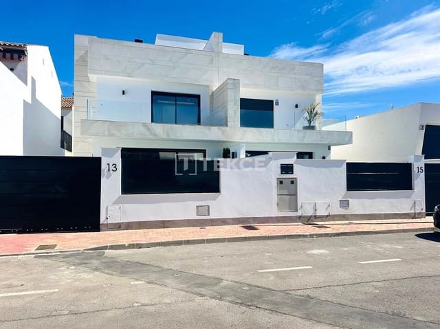 3 slaapkamer Villa te koop in San Pedro del Pinatar met zwembad - € 439.000 (Ref: 8964740)