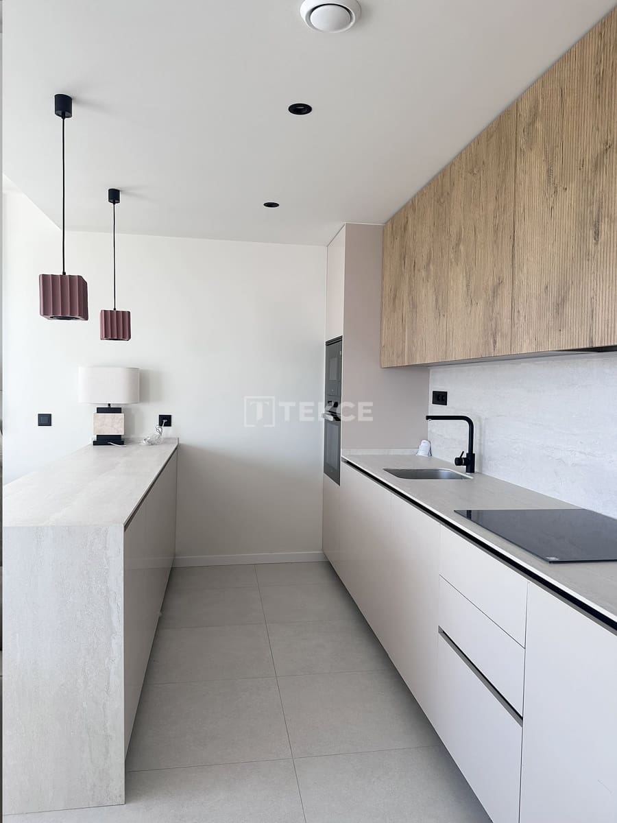 2 slaapkamer Flat te koop in Torrevieja met zwembad - € 620.000 (Ref: 8964784)