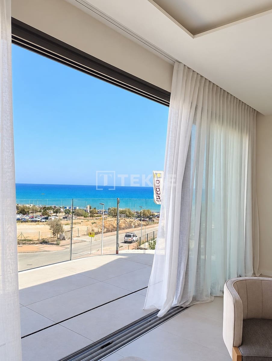 2 slaapkamer Flat te koop in Torrevieja met zwembad - € 620.000 (Ref: 8964784)