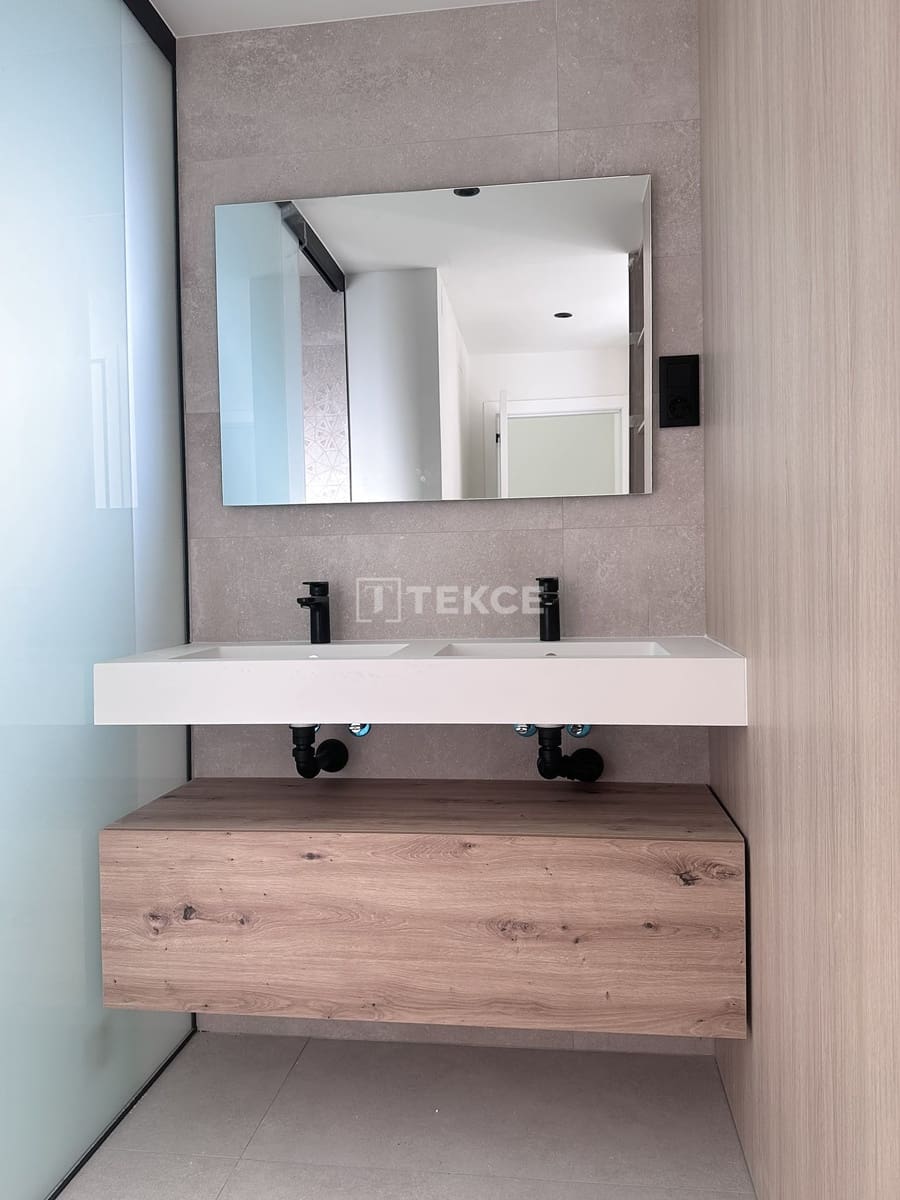 2 slaapkamer Flat te koop in Torrevieja met zwembad - € 620.000 (Ref: 8964784)