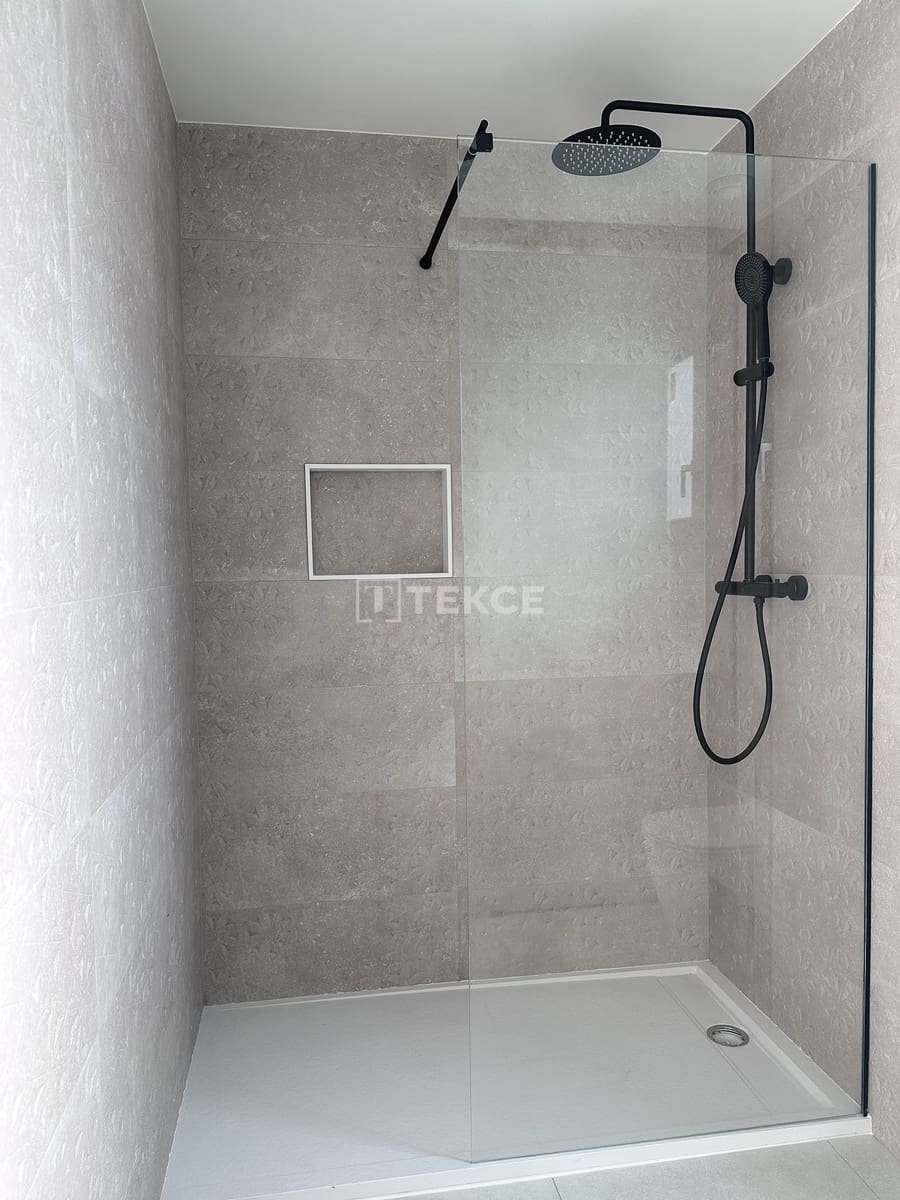 2 slaapkamer Flat te koop in Torrevieja met zwembad - € 620.000 (Ref: 8964784)