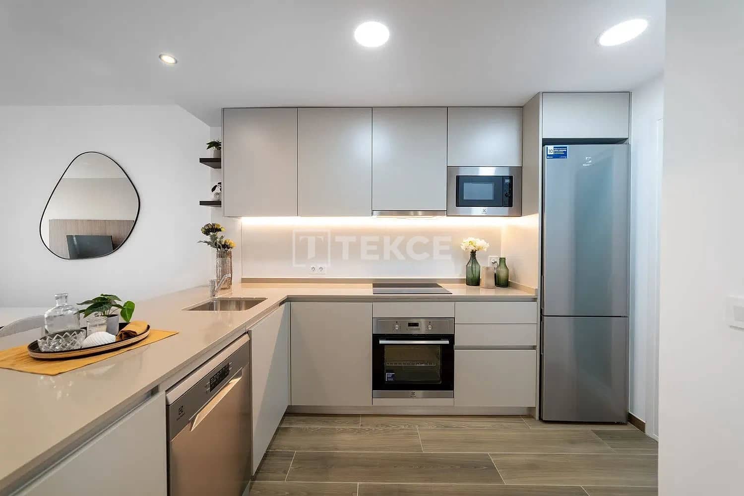 2 makuuhuone Asunto myytävänä paikassa Torrevieja mukana uima-altaan - 331 000 € (Ref: 8964794)