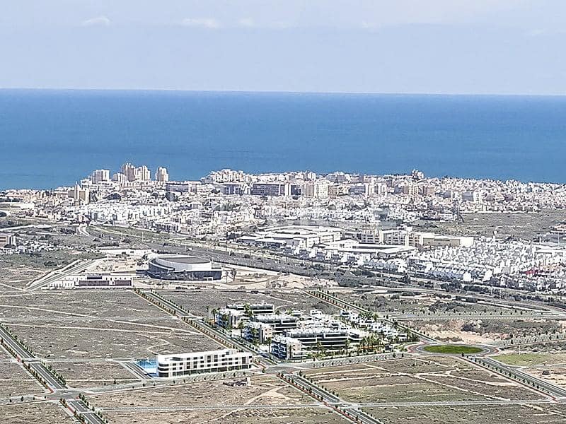 3 soveværelse Lejlighed til salg i Torrevieja med swimmingpool - € 391.000 (Ref: 8964795)