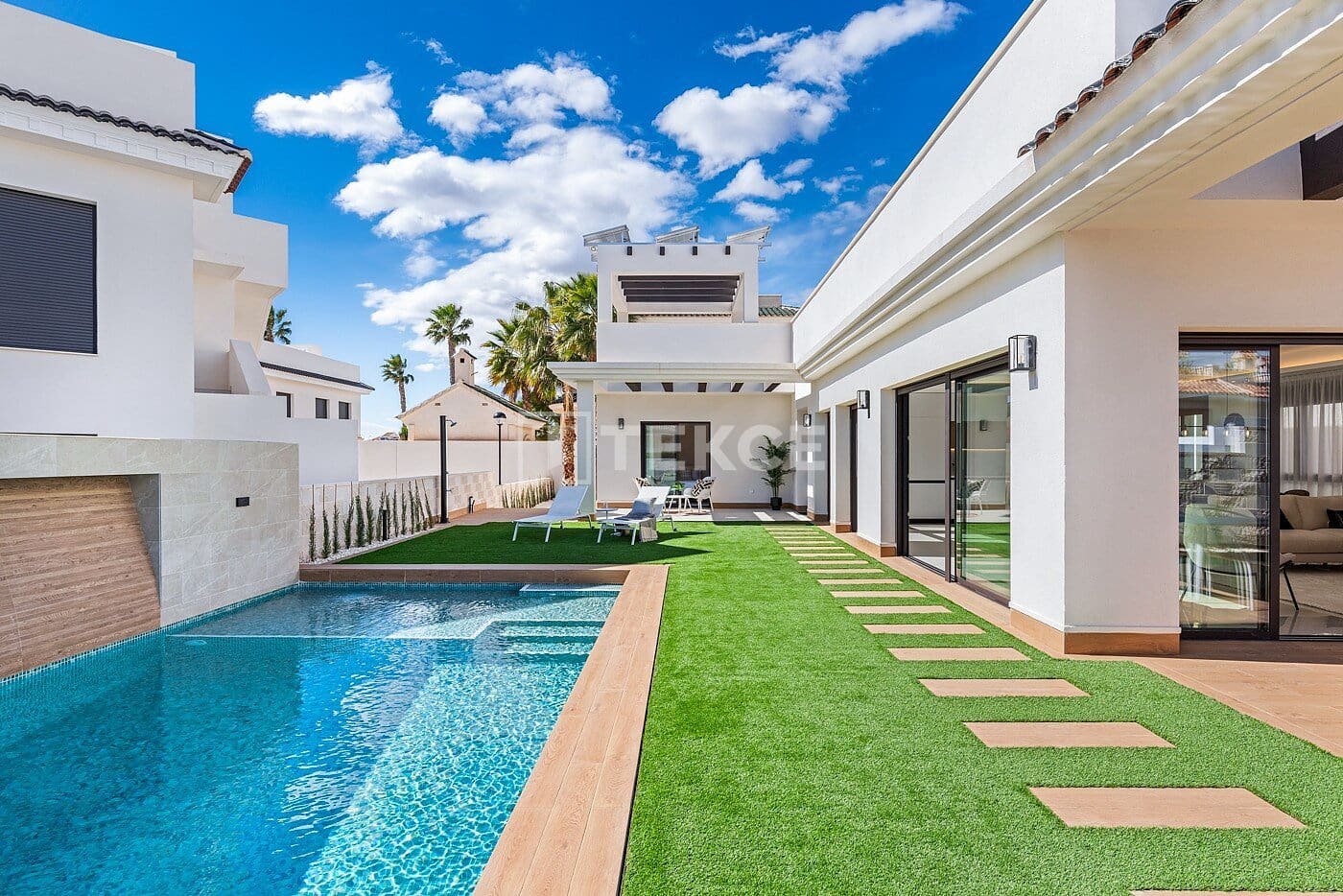 3 sypialnia Willa na sprzedaż w Ciudad Quesada z basenem - 703 000 € (Ref: 8964801)