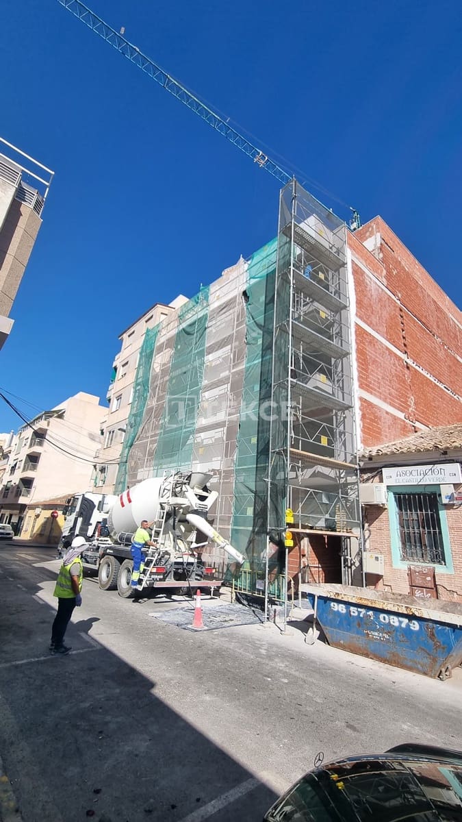 3 sovrum Lägenhet till salu i Torrevieja med pool - 335 000 € (Ref: 8964812)