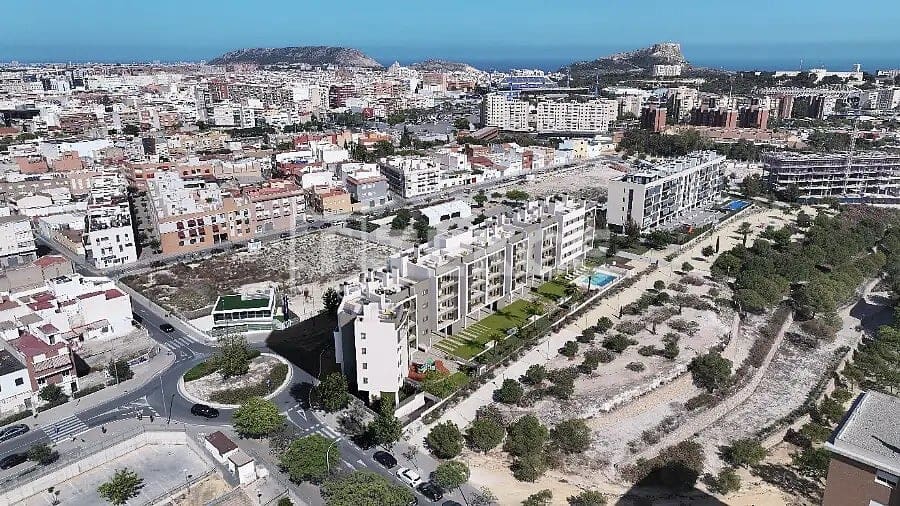 3 bedroom Flat for sale in Alicante / Alacant city with pool - € 407,000 (Ref: 8964823)