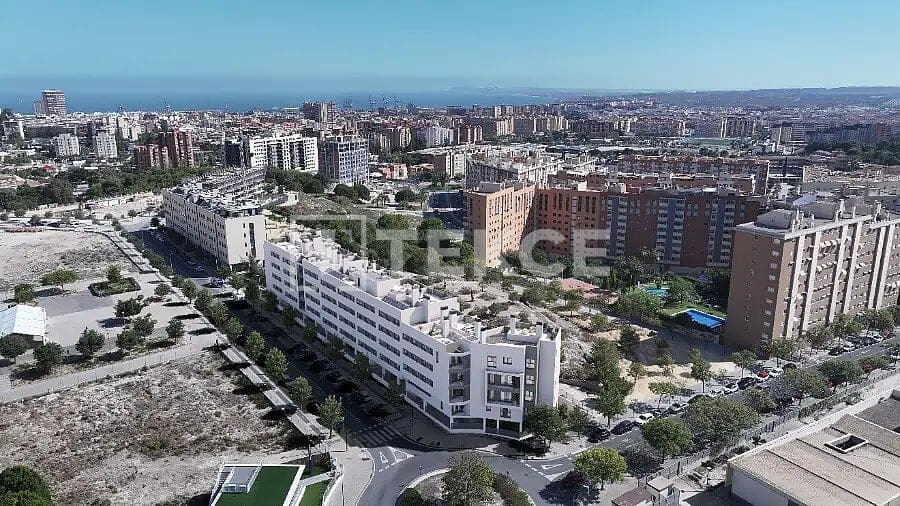 4 bedroom Flat for sale in Alicante / Alacant city with pool - € 457,000 (Ref: 8964824)