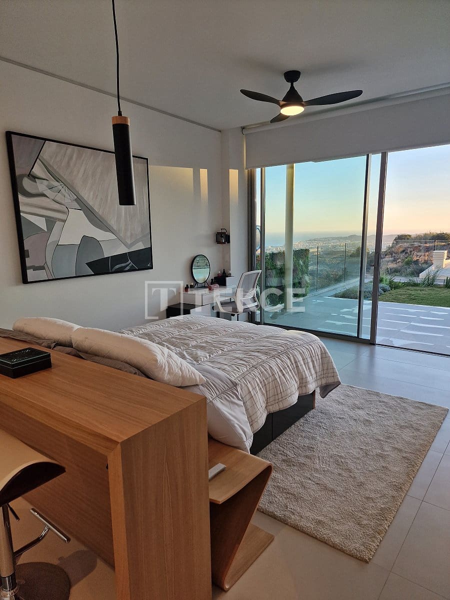 3 bedroom Flat for sale in Mijas with pool - € 1,150,000 (Ref: 8964908)