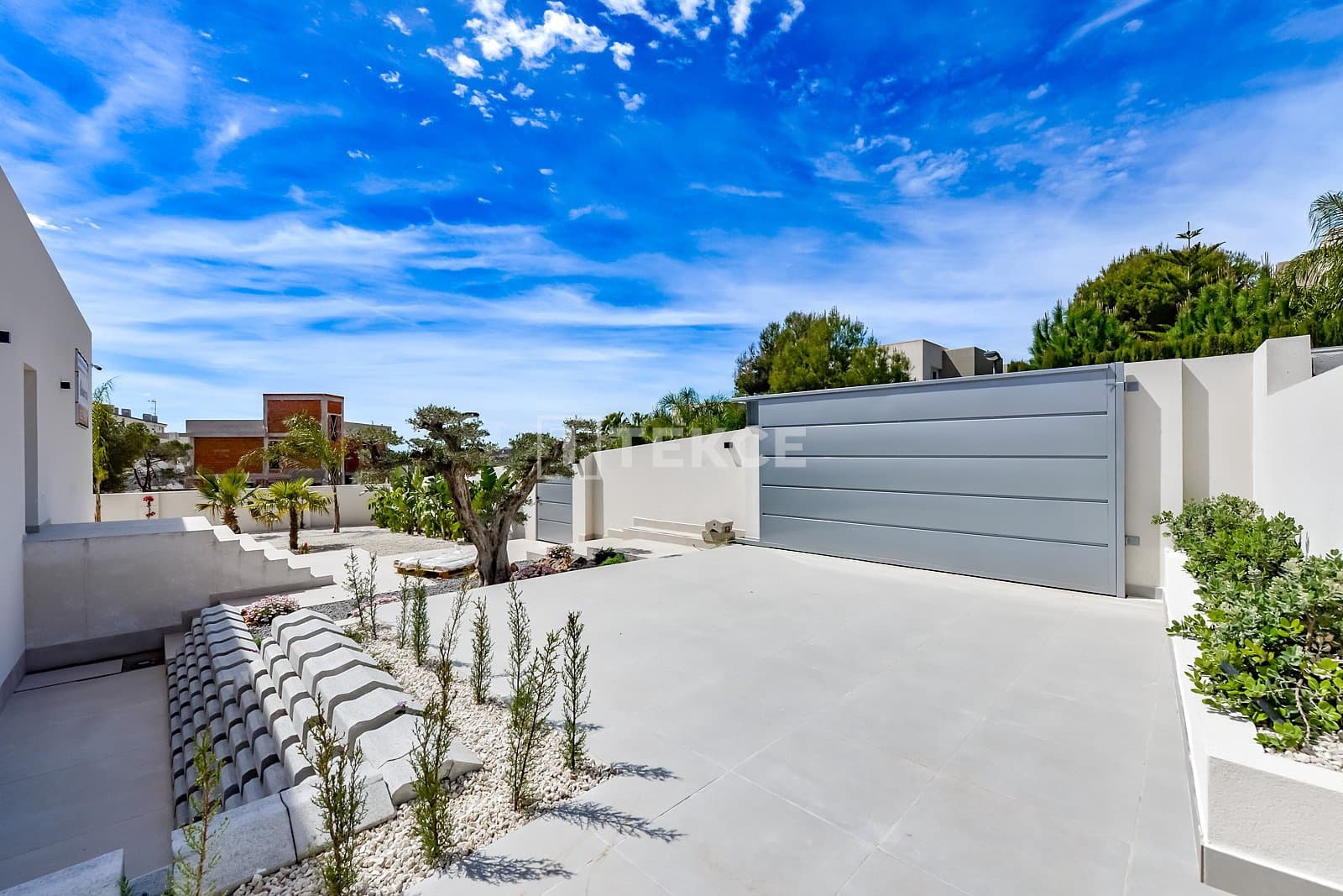 3 bedroom Villa for sale in Finestrat with pool - € 1,200,000 (Ref: 8964931)