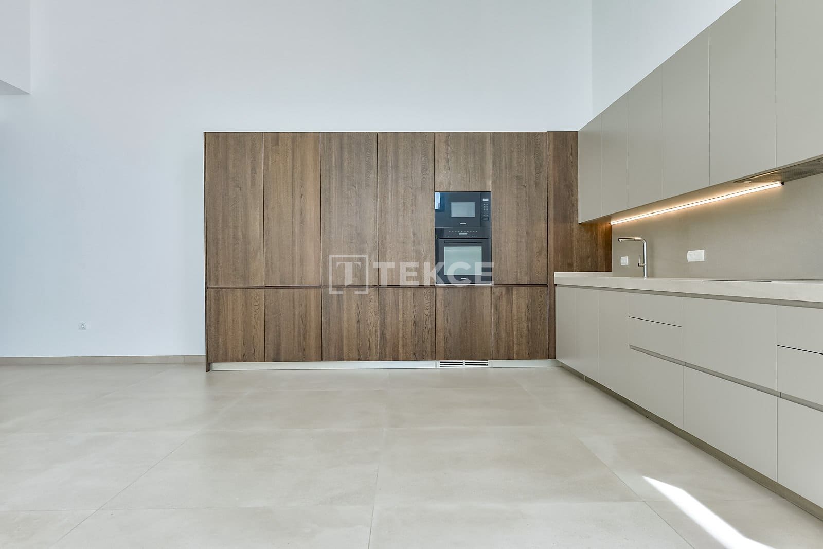 3 bedroom Villa for sale in Finestrat with pool - € 1,200,000 (Ref: 8964931)